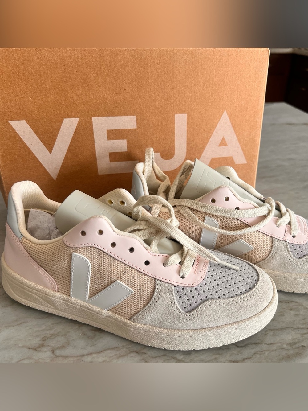 Veja Pink and Cream Low-Top Sneakers